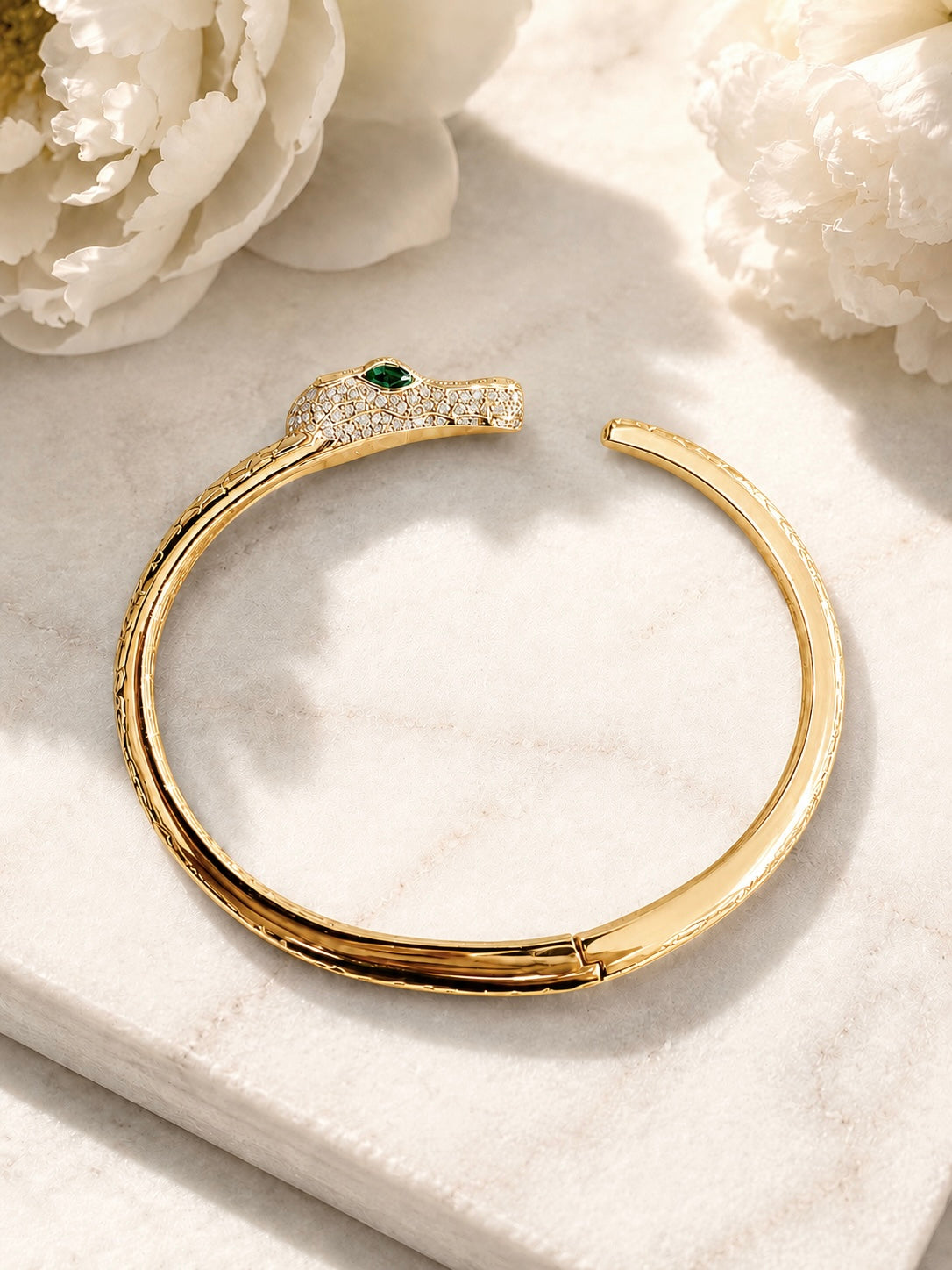 The Alligator Sovereign Hinged Cuff