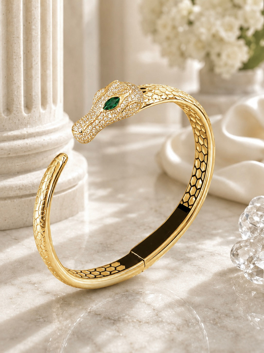 The Alligator Sovereign Hinged Cuff